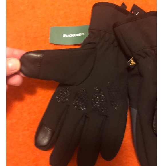 Auclair black and gray sporty tech gloves NWT - Picture 3 of 7